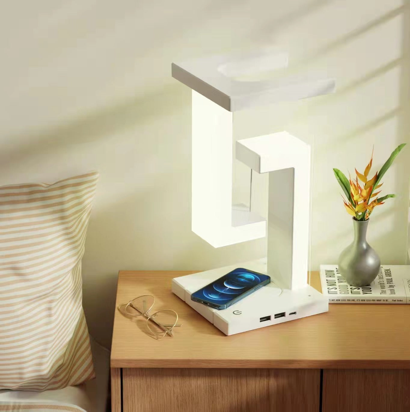 Smartphone Wireless Charging Table Lamp